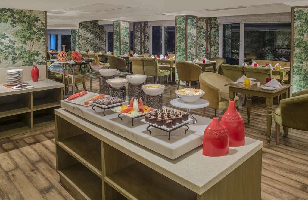 Mosaic Hotel Mussoorie Mallroad Restaurant photo